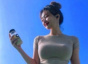 开云体育登录-蓝白风暴与黑色闪电，2026世界杯E组，智利碾压之下，卢卡库以一己之力点燃进攻狂潮