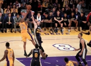 开云体育app-辽宁队轻取爵士，詹姆斯扛起全队