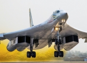 开云下载-沉默的指挥家，欧冠半决赛之夜，米切尔如何用一脚节奏改写历史