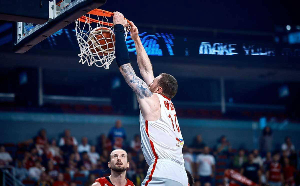 包含球员技术卓越，成功截断对手进攻的词条