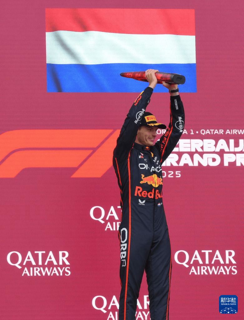 关于红牛二队完胜红牛车队，塞恩斯点燃赛场的信息