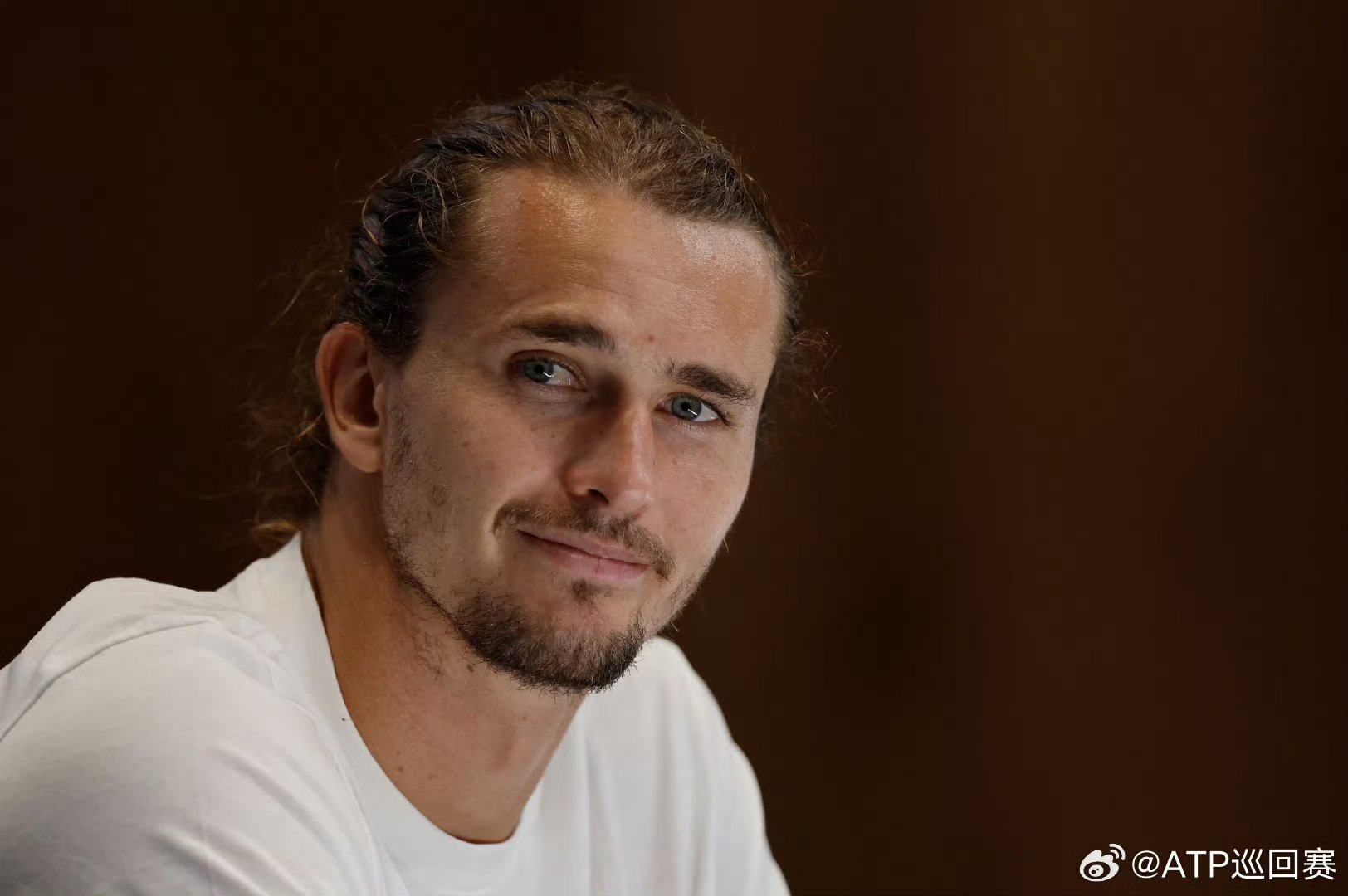 美网险胜澳网，兹维列夫状态火热