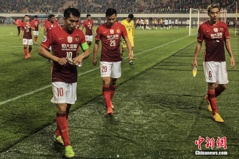 广州恒大客场逼平，稳定积分领跑战局