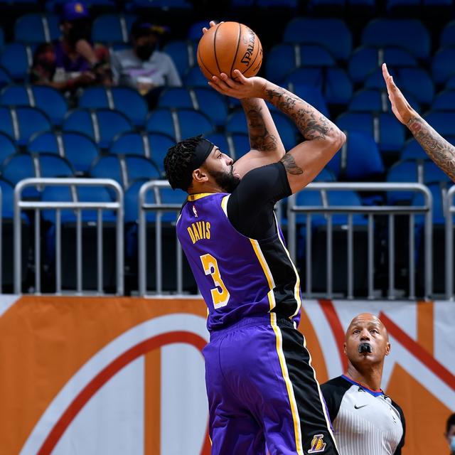 热火逆转步行者，浓眉哥状态火热