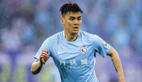 大连一方后防线表现稳固，保持不败战绩