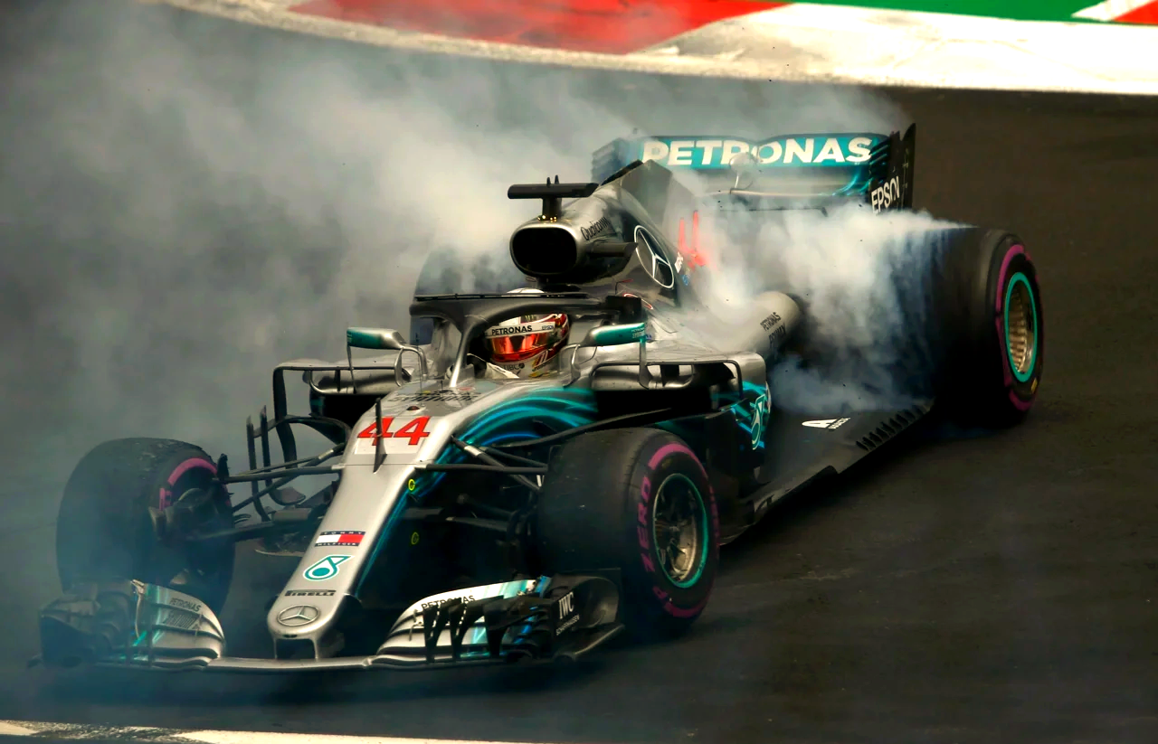 索伯车队鏖战威廉姆斯，汉密尔顿惊艳四座