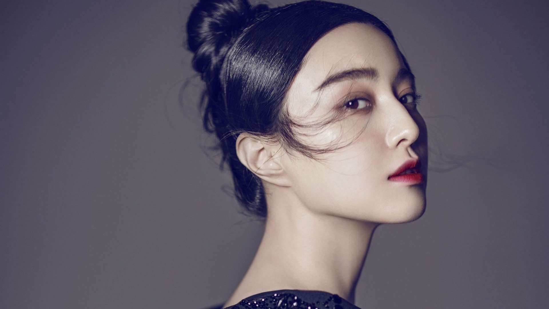 西亚卡姆32分无解对轰，灰熊六人上双团队逆袭，个人英雄主义与集体主义的篮球哲学辩