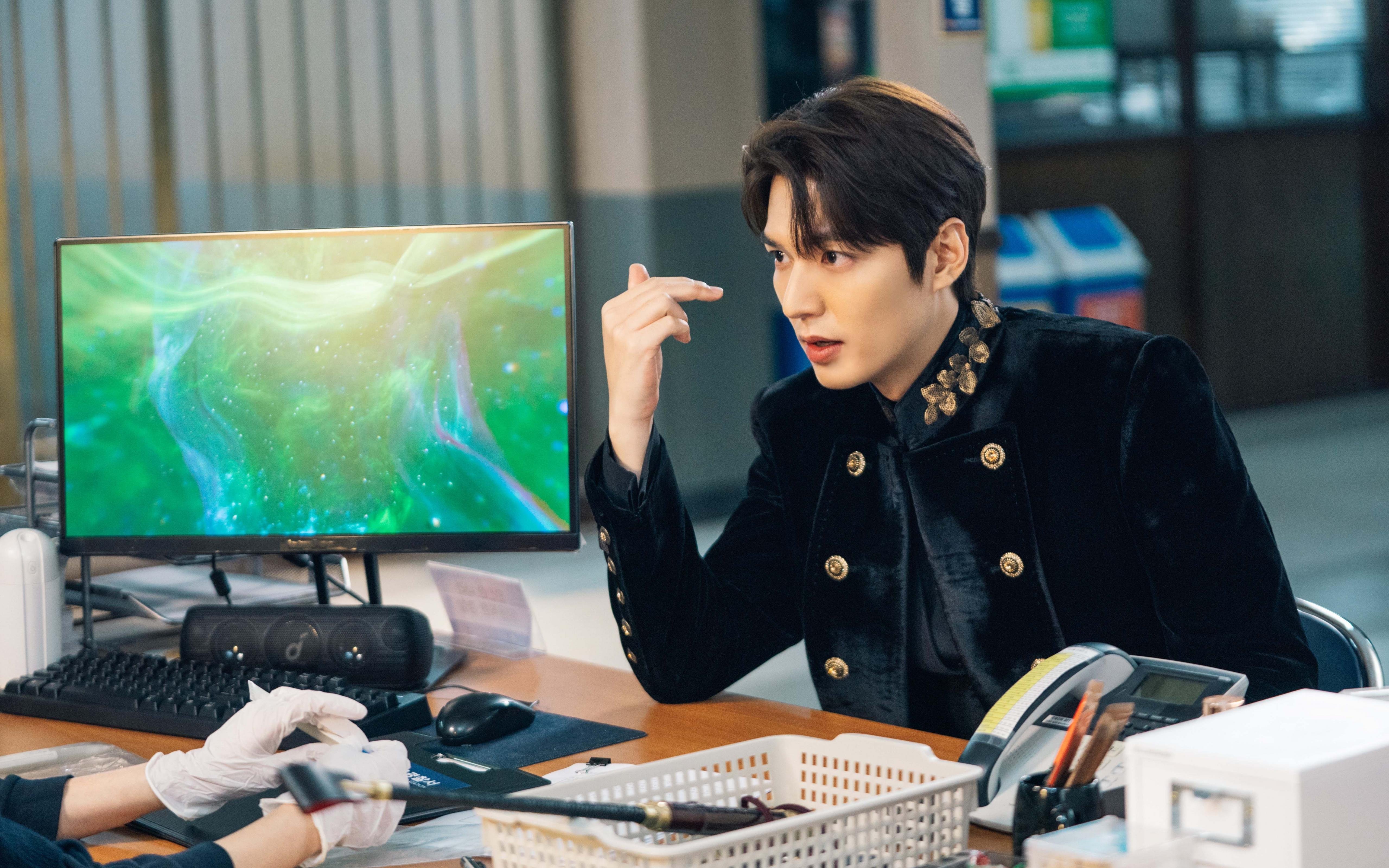 魔幻交错，当欧冠决赛遇上老鹰压哨绝杀新疆队