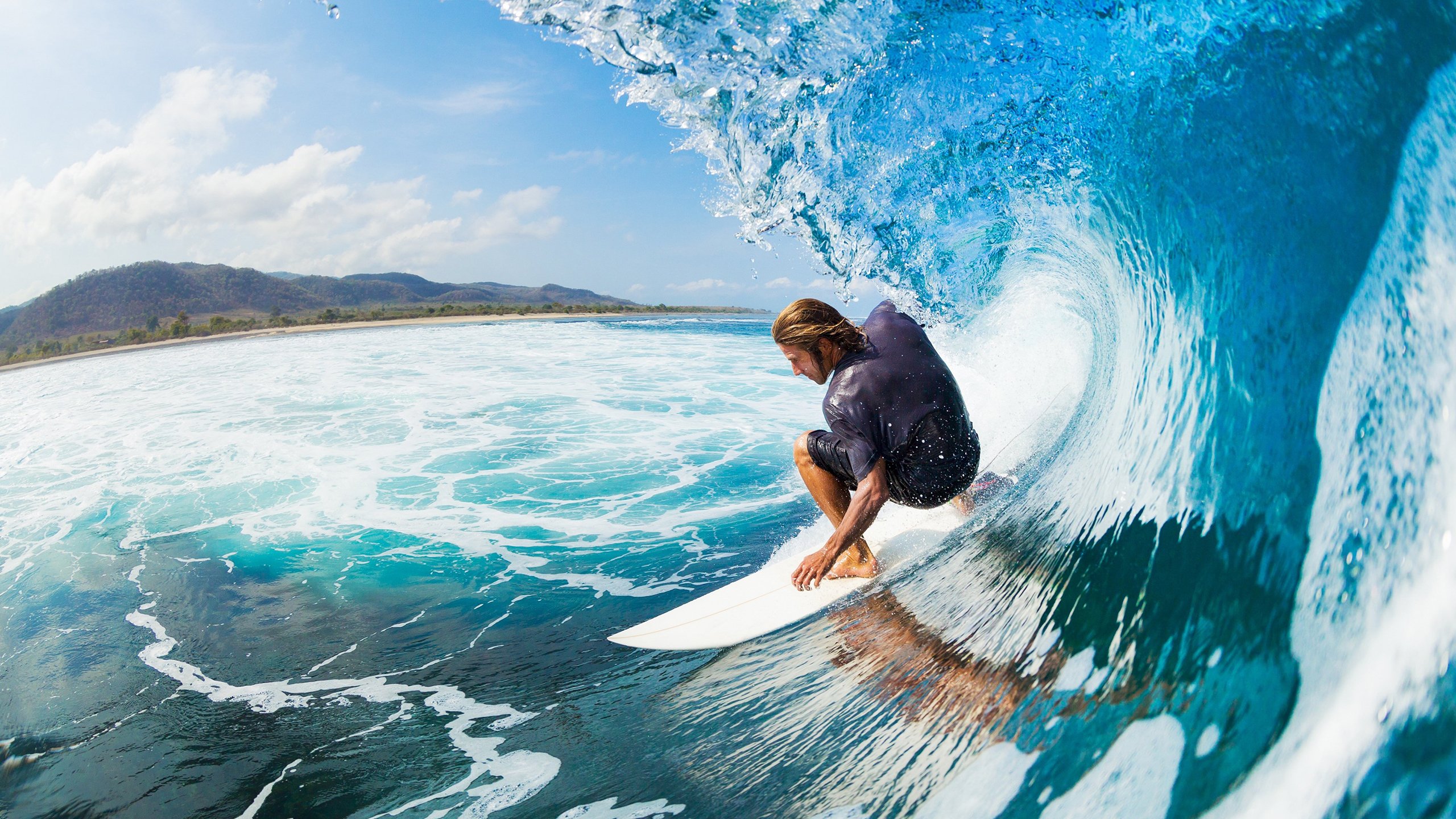 暗夜刀锋，阿尔瓦雷斯如何将F1街道赛写成一部极限驾驶教科书