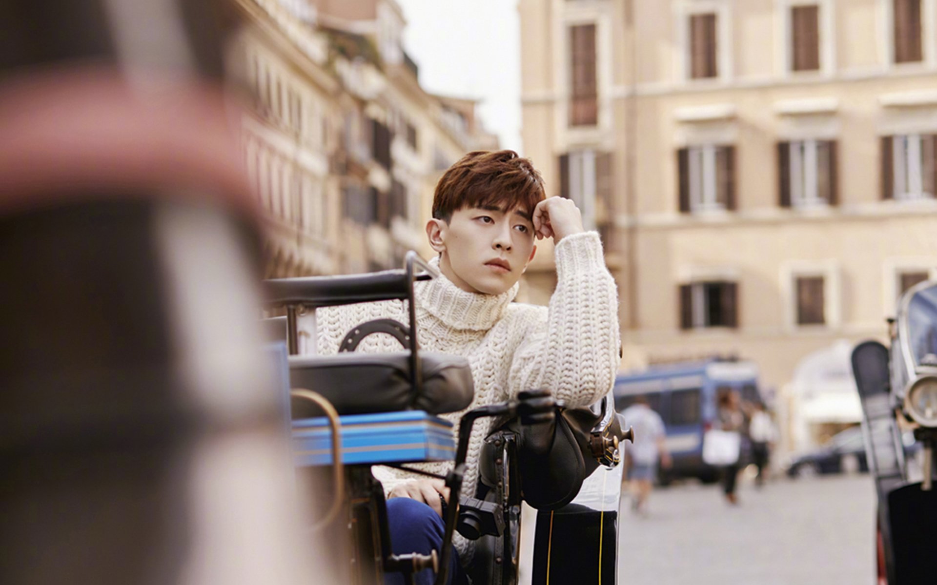 个体证明与整体轻取，当莱万的光芒照亮巴黎的航道